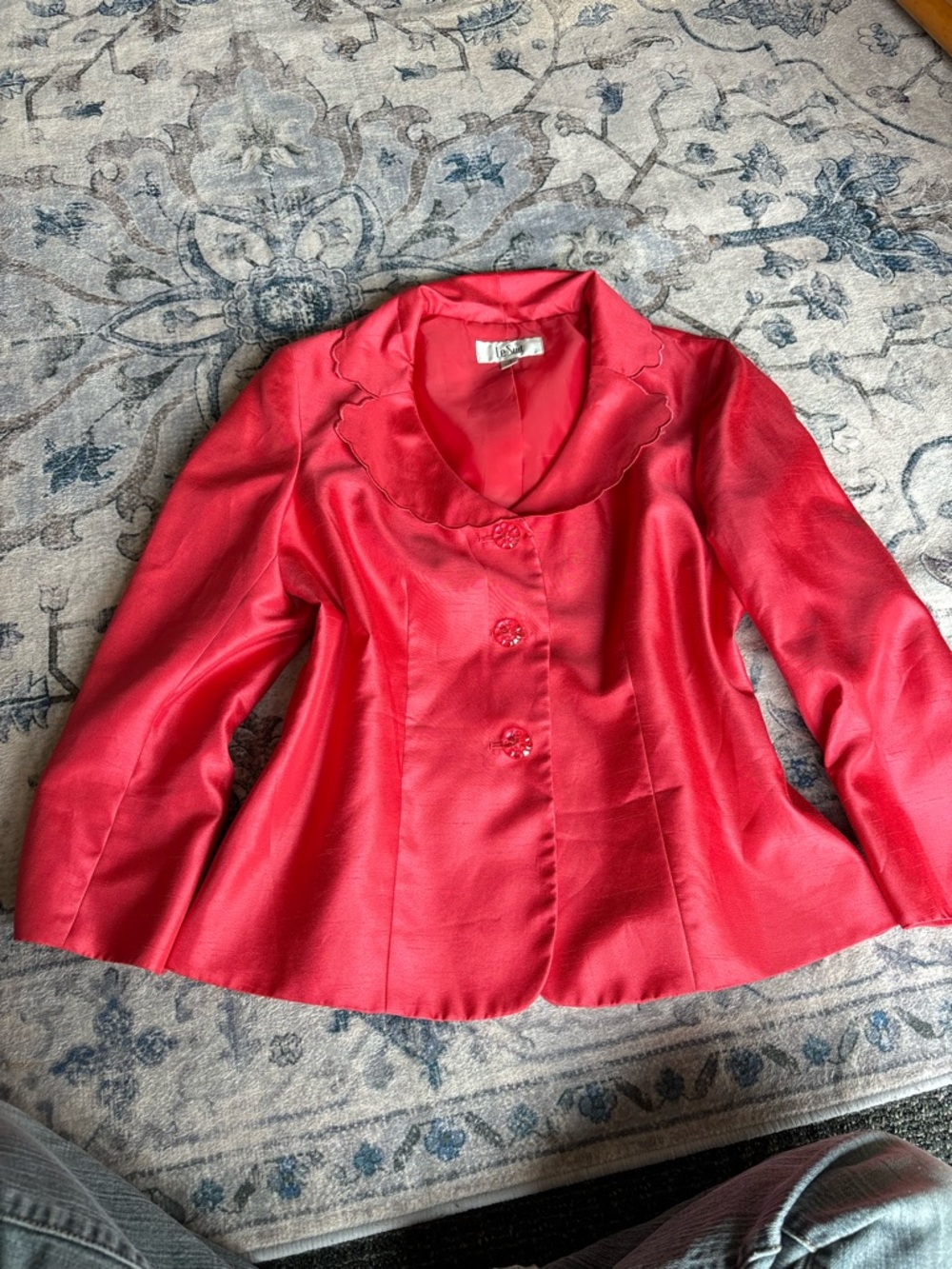 Le Suit Red Satin Scalloped Collar Blazer